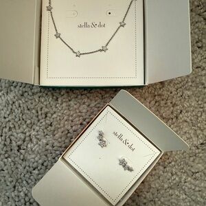 Stella & Dot Silver Star Necklace and Earring Set